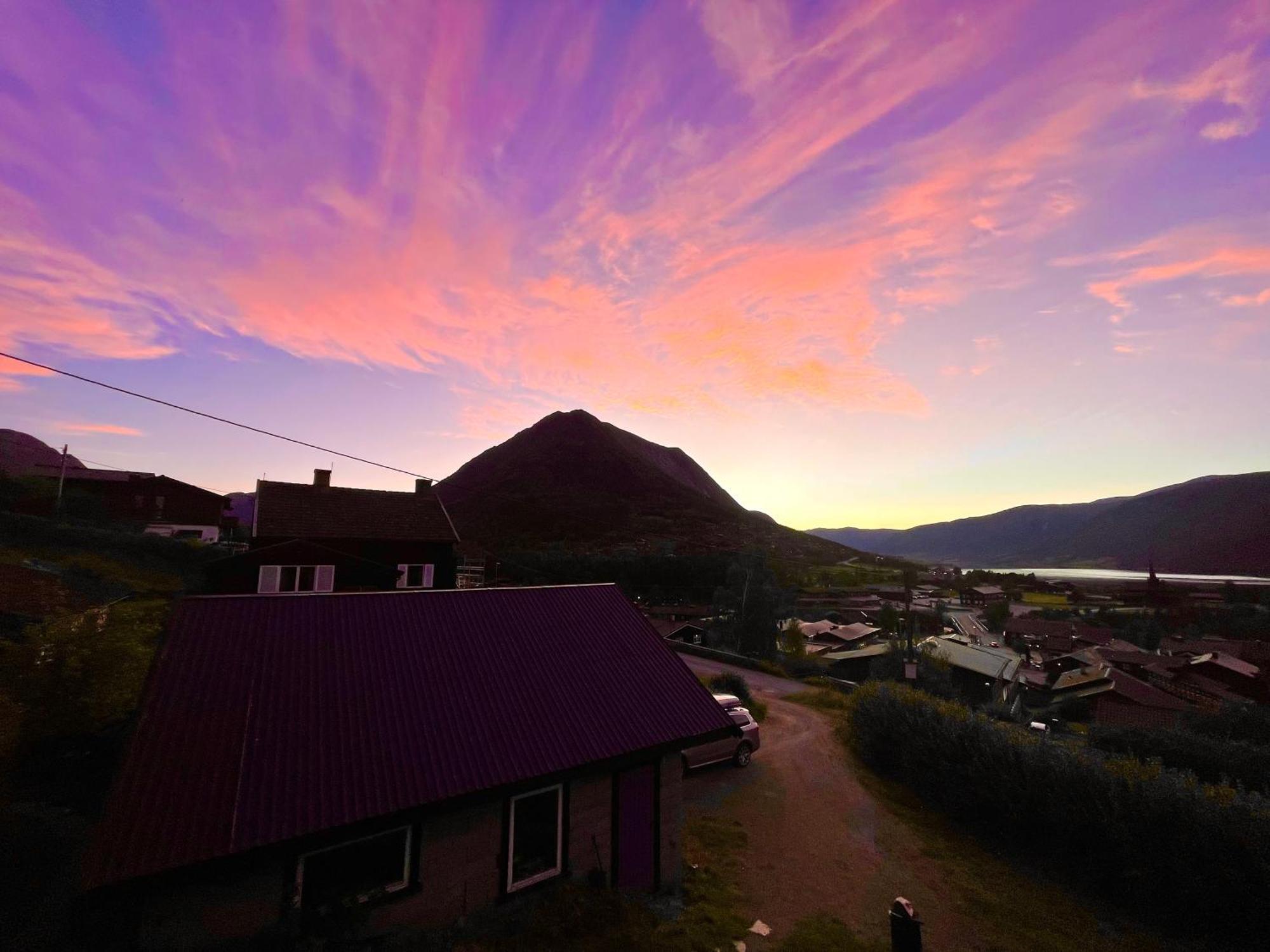 Hyggelig Og Velutstyrt I Sentrum Apartment Lom